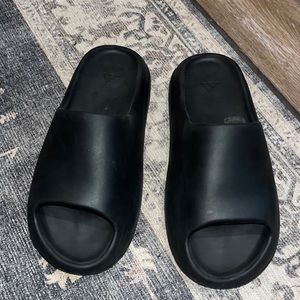 Adidas Yeezy slides